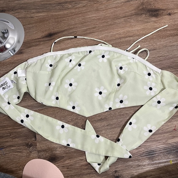 Princess polly Jenna scarf top, size 6 - Picture 3 of 4